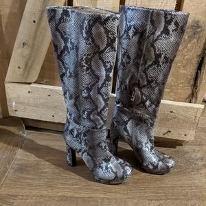 Worthington faux snakeskin platform boots size 9.5